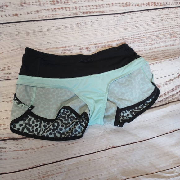 Lululemon run Speed Short Lined Athletic Lightweight size 2 - Picture 3 of 6